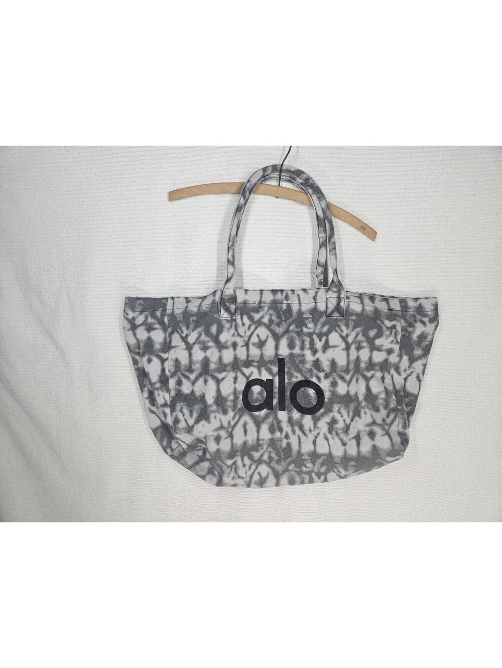 ALO Yoga Gray Tie Dye Large Canvas Tote Bag Gym Oblong Open Shoulder Strap